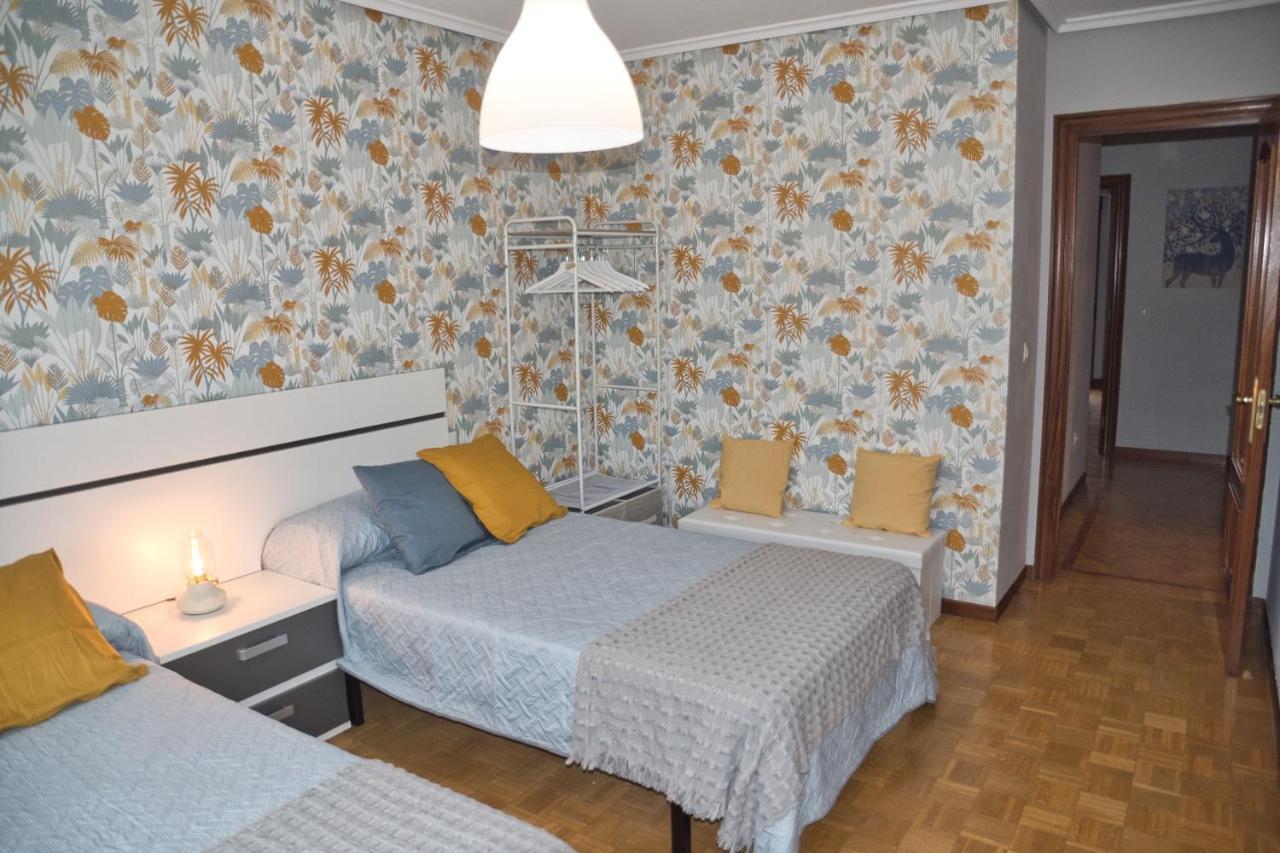 La Villa De Lore, Piso Completo Apto 6 Personas Con Garaje Avilés Exterior foto